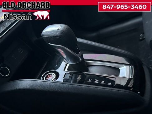 Used 2023 Nissan Versa SR w/ Trunk Package image 18