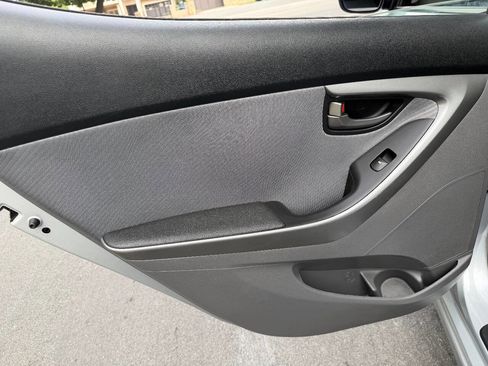 Used 2013 Hyundai Elantra GLS w/ Preferred Pkg image 16