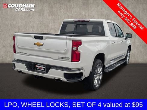 Used 2023 Chevrolet Silverado 1500 High Country w/ High Country Premium Package AWD/4WD image 8