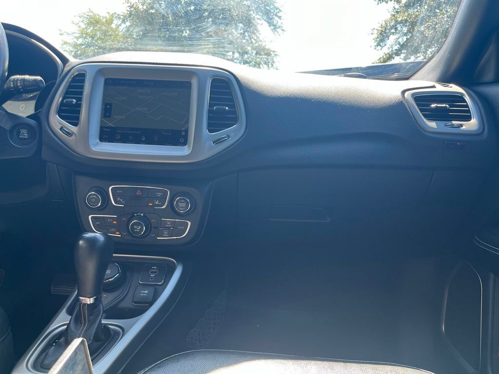Used 2021 Jeep Compass Latitude w/ Driver Assistance Group AWD/4WD image 7