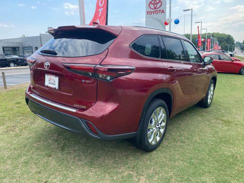 New 2026 Toyota Highlander Limited AWD/4WD image 14