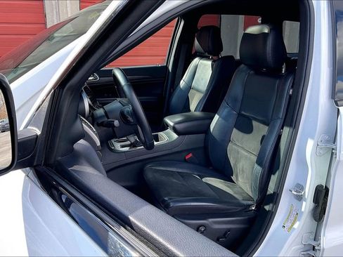 Used 2019 Jeep Grand Cherokee Altitude image 24