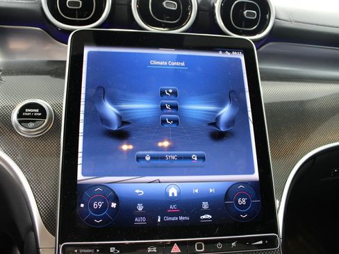 Used 2024 Mercedes-Benz GLC 300 4MATIC image 32