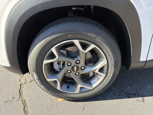 New 2026 Chevrolet Trax LT w/ Driver Confidence Package image 11