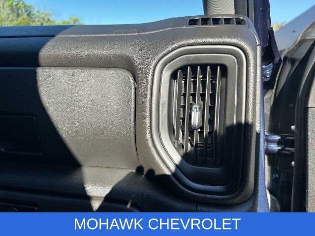 Certified 2022 Chevrolet Silverado 2500 Custom w/ Custom Value Package AWD/4WD image 33