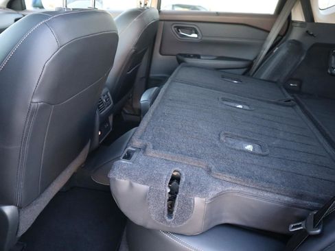 Used 2023 Nissan Rogue SL w/ SL Premium Package image 44