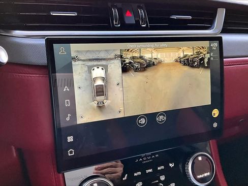 Used 2023 Jaguar F-PACE SVR image 27