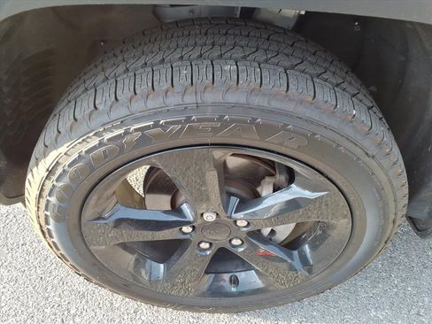 Used 2023 Jeep Grand Cherokee Altitude image 10