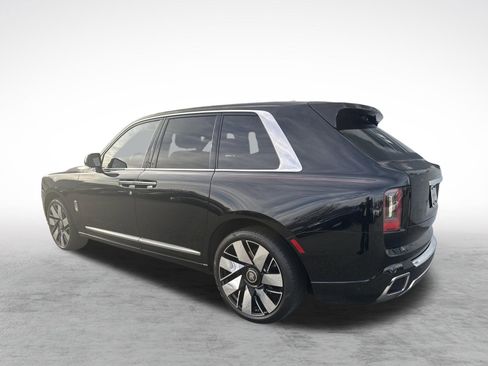 Used 2025 Rolls-Royce Cullinan AWD/4WD image 3