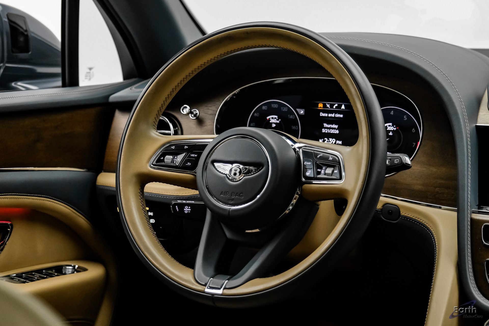 Used 2023 Bentley Bentayga Extended Wheelbase AWD/4WD image 50