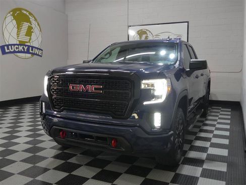 Used 2020 GMC Sierra 1500 Elevation w/ Elevation Convenience Package image 4