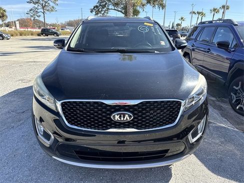 Used 2017 Kia Sorento EX image 4