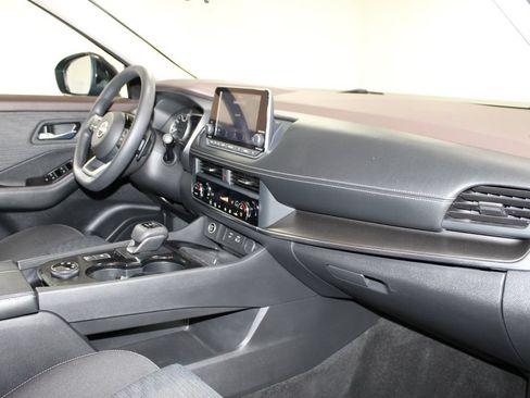 Used 2023 Nissan Rogue SV AWD/4WD image 27