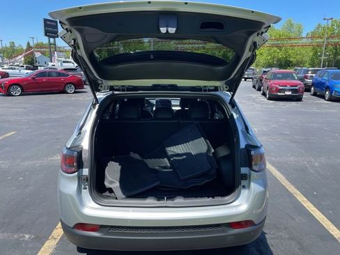 Used 2025 Jeep Compass Limited AWD/4WD image 7