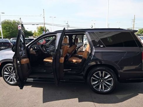 Used 2022 Cadillac Escalade Sport w/ Touring Package AWD/4WD image 39