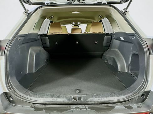 Used 2024 Toyota RAV4 LE image 27