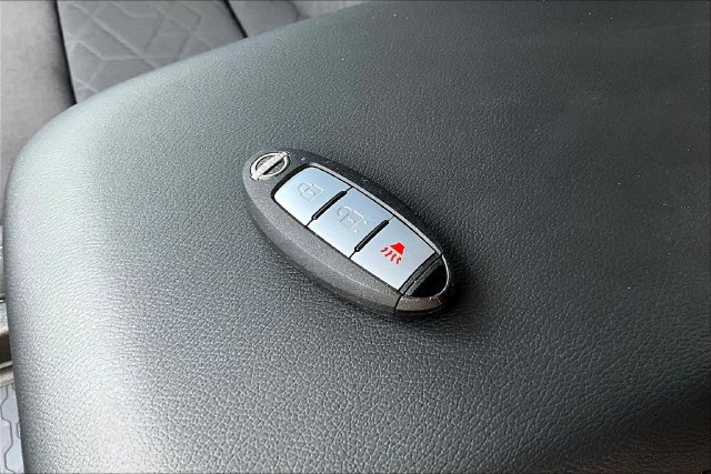 Used 2025 Nissan Frontier SV AWD/4WD image 34