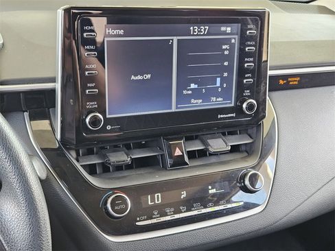 Used 2021 Toyota Corolla LE image 16