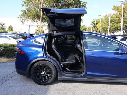 Used 2016 Tesla Model X 90D image 24
