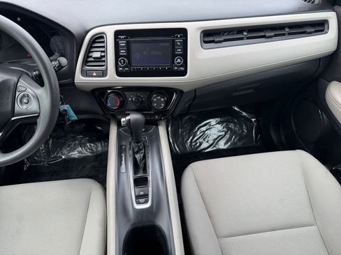 Used 2019 Honda HR-V LX image 16