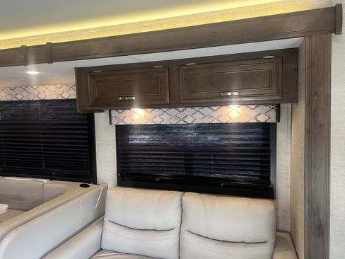 Used 2022 Ford E-450 and Econoline 450 Super Duty w/ Motorhome Prep Package image 70