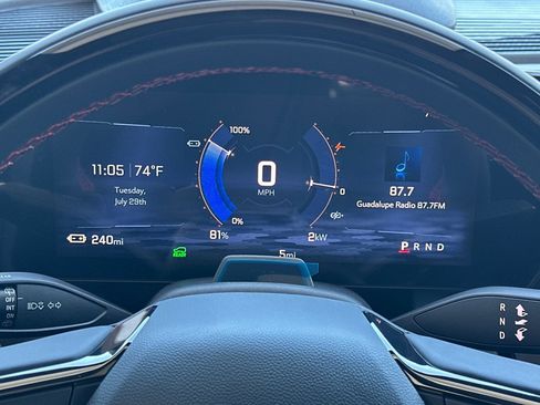 New 2025 Chevrolet Equinox EV RS image 24