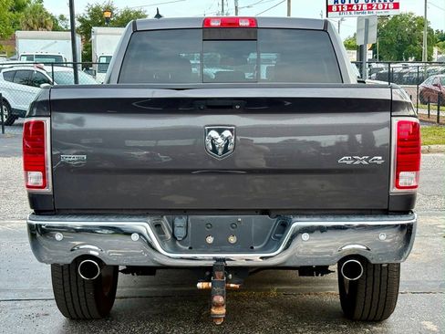 Used 2018 RAM 1500 Laramie w/ Convenience Group AWD/4WD image 7