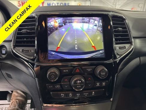 Used 2020 Jeep Grand Cherokee Altitude AWD/4WD image 18
