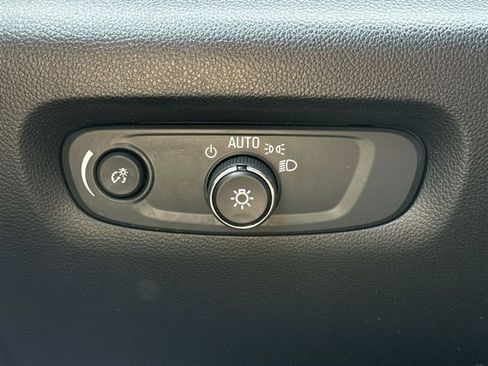 Used 2024 Chevrolet Traverse LT FWD image 21