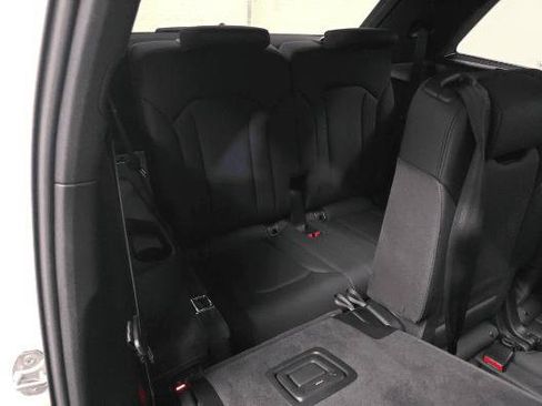 Used 2022 Audi Q7 2.0T Premium w/ Convenience Package AWD/4WD image 12