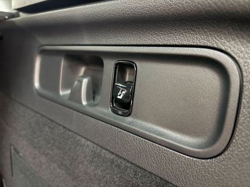 Used 2025 Mercedes-Benz GLC 350e 4MATIC w/ Driver Assistance Package image 32