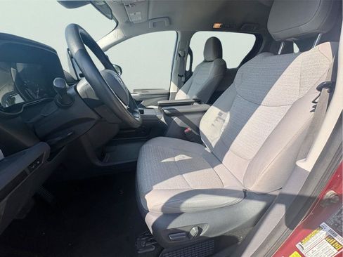 Used 2021 Toyota Sienna LE FWD image 11