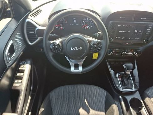 Used 2022 Kia Soul LX w/ Technology Package FWD image 14