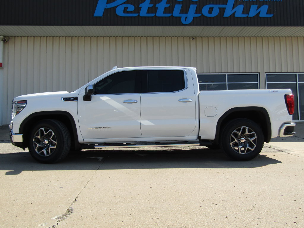 Used 2024 GMC Sierra 1500 SLT w/ SLT Premium Plus Package AWD/4WD image 11