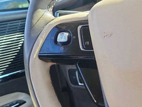 Certified 2022 Lincoln Corsair Reserve w/ Elements Package image 10