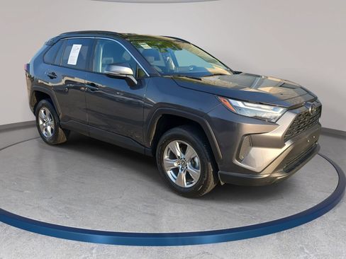 Used 2024 Toyota RAV4 XLE FWD image 3