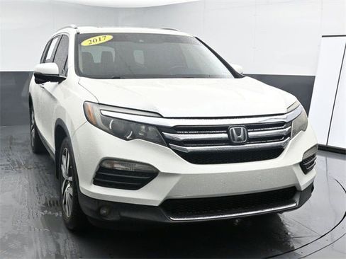 Used 2017 Honda Pilot Touring image 5