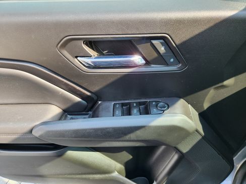 Used 2023 Chevrolet Colorado LT w/ LT Convenience Package II AWD/4WD image 17