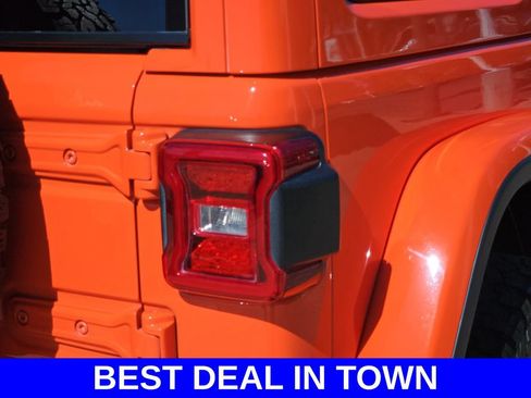 Used 2023 Jeep Wrangler Unlimited Rubicon 4xe w/ Steel Bumper Group AWD/4WD image 39