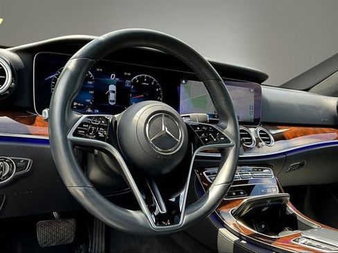 Used 2023 Mercedes-Benz E 350 4MATIC Sedan image 17