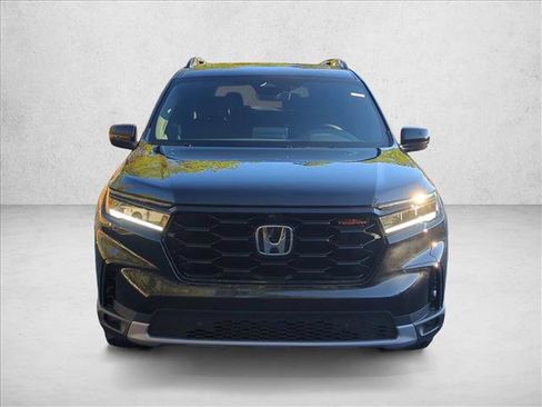 New 2025 Honda Pilot TrailSport image 2
