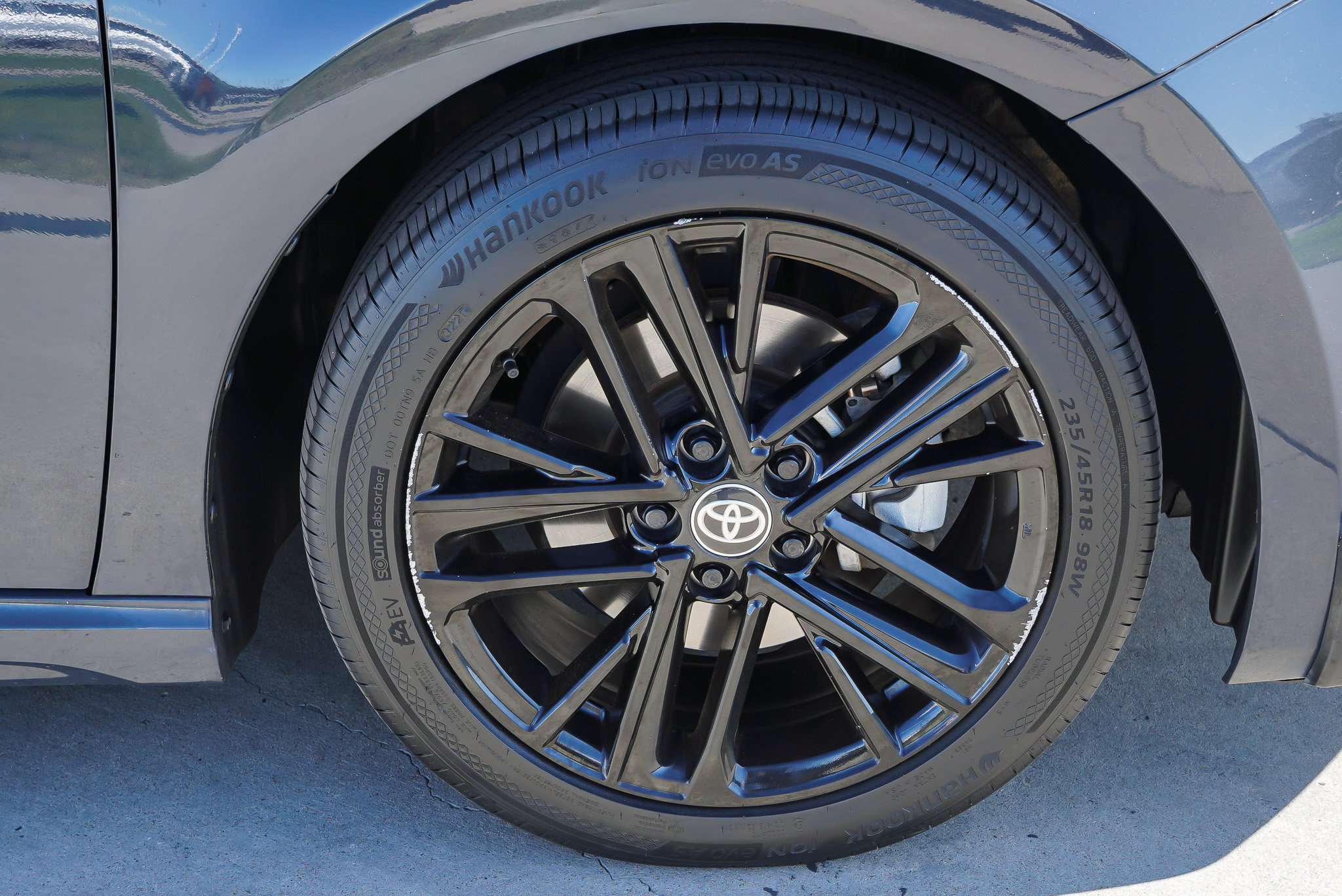Certified 2025 Toyota Camry SE AWD/4WD image 10