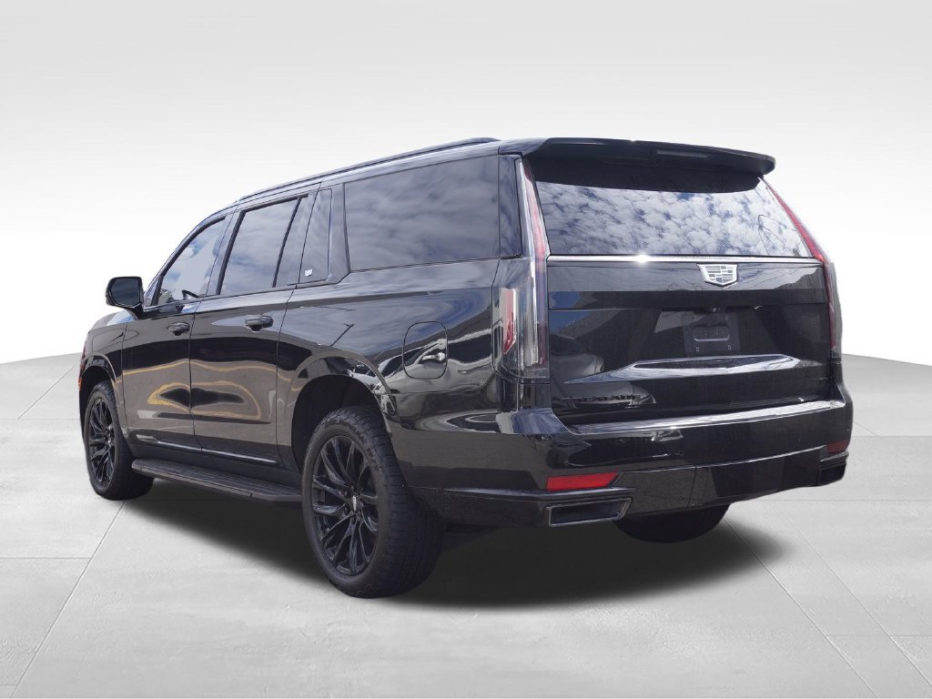 Used 2021 Cadillac Escalade ESV Sport w/ LPO, ONYX Package AWD/4WD image 3