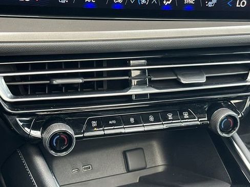 New 2026 Chevrolet Traverse LT w/ Sun and Wheel Package image 28