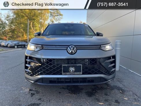 New 2026 Volkswagen Tiguan SE R-Line image 12