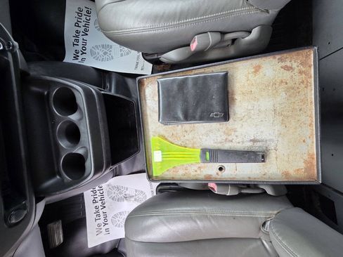 Used 2006 Chevrolet Express 1500 RWD image 25