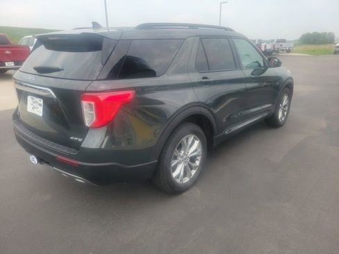 Used 2023 Ford Explorer XLT w/ Equipment Group 202A image 5