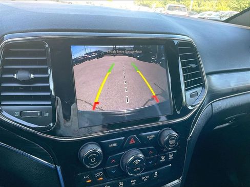 Used 2021 Jeep Grand Cherokee Limited AWD/4WD image 19