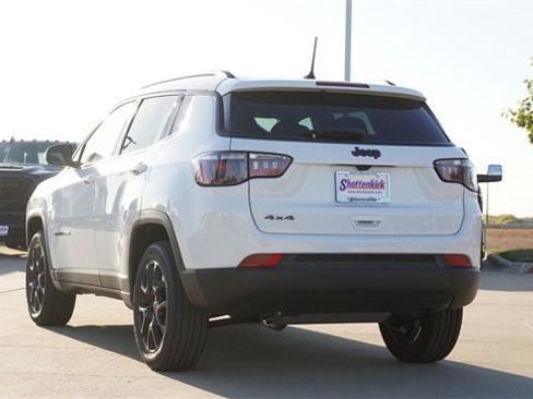 New 2026 Jeep Compass Latitude image 7
