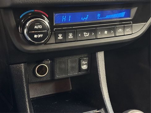 Used 2014 Toyota Corolla S image 37